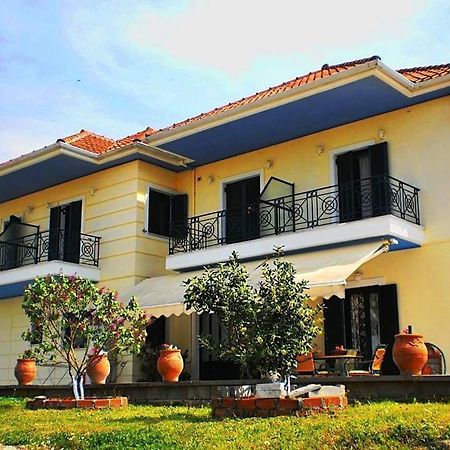 Guesthouse Bizani Neo Mpizani Bagian luar foto