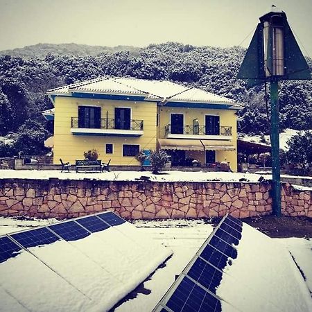 Guesthouse Bizani Neo Mpizani Bagian luar foto