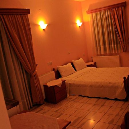 Guesthouse Bizani Neo Mpizani Bagian luar foto