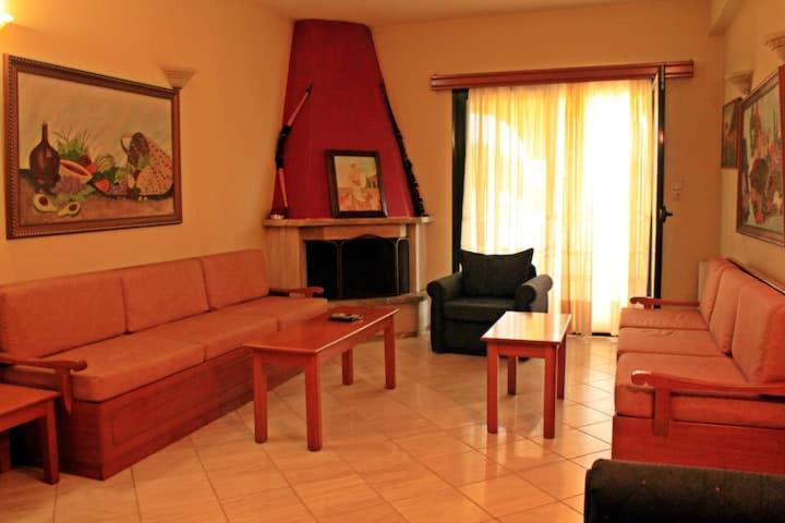 Guesthouse Bizani Neo Mpizani Bagian luar foto